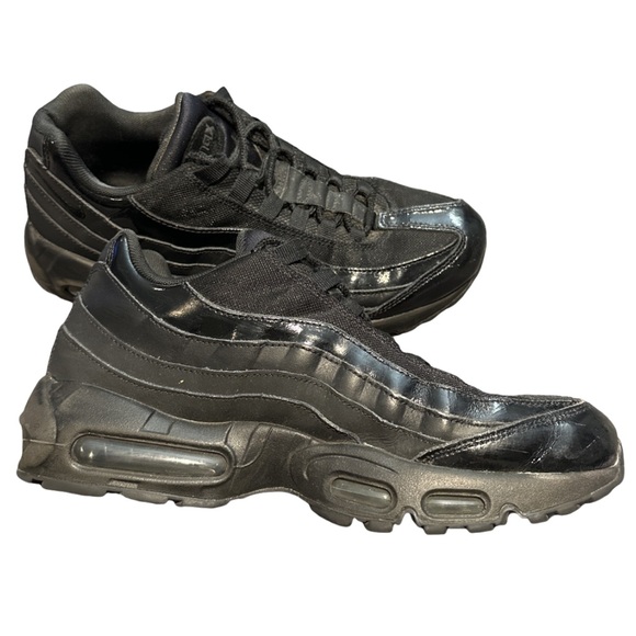 NIKE AIR MAX 95 women's essential "triple black" sneakers, pre-loved, size 9.5. - Picture 4 of 9